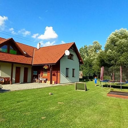 Ubytovanie U Huberta Bešeňová エクステリア 写真