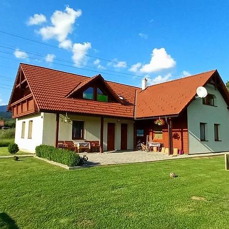 Ubytovanie U Huberta Bešeňová エクステリア 写真