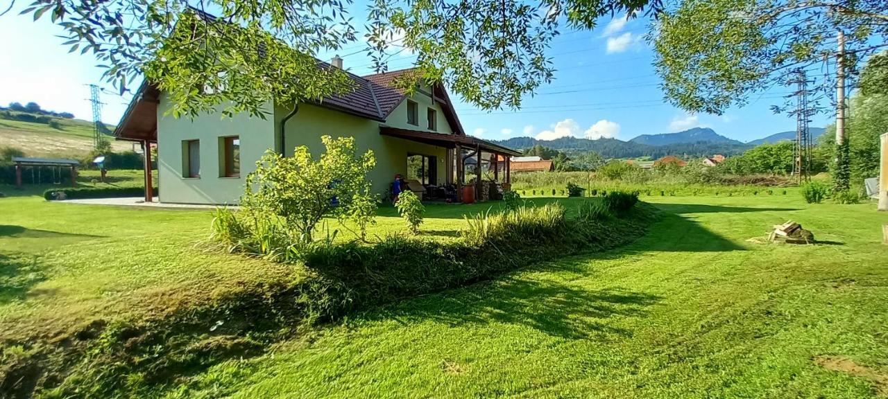 Ubytovanie U Huberta Bešeňová エクステリア 写真