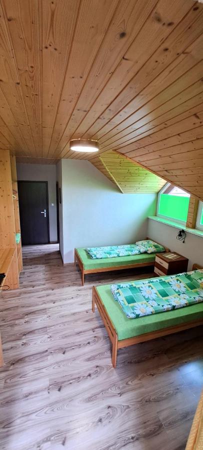 Ubytovanie U Huberta Bešeňová エクステリア 写真